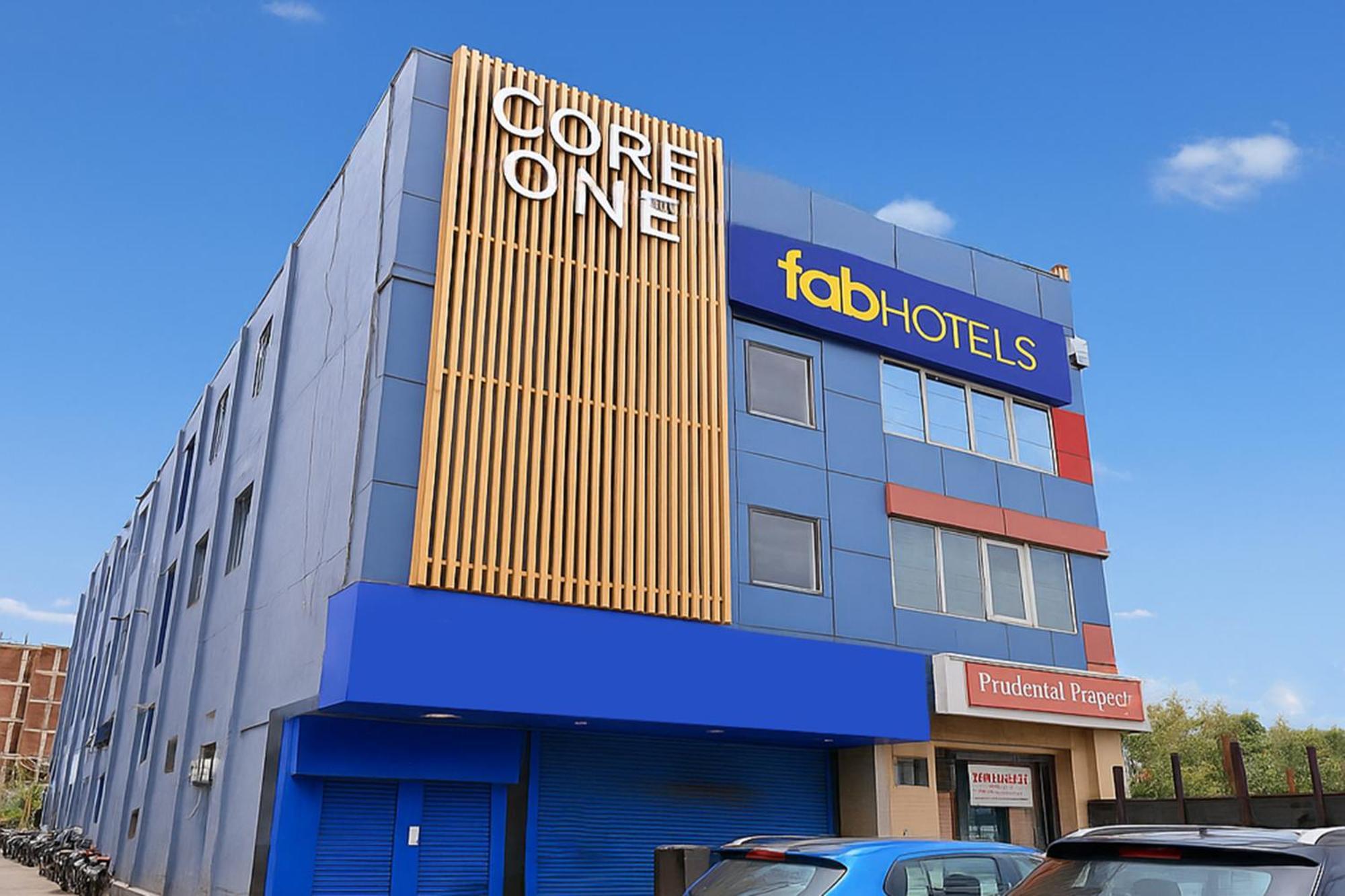 Fabhotel F9 Sector 58 Noida Exterior photo